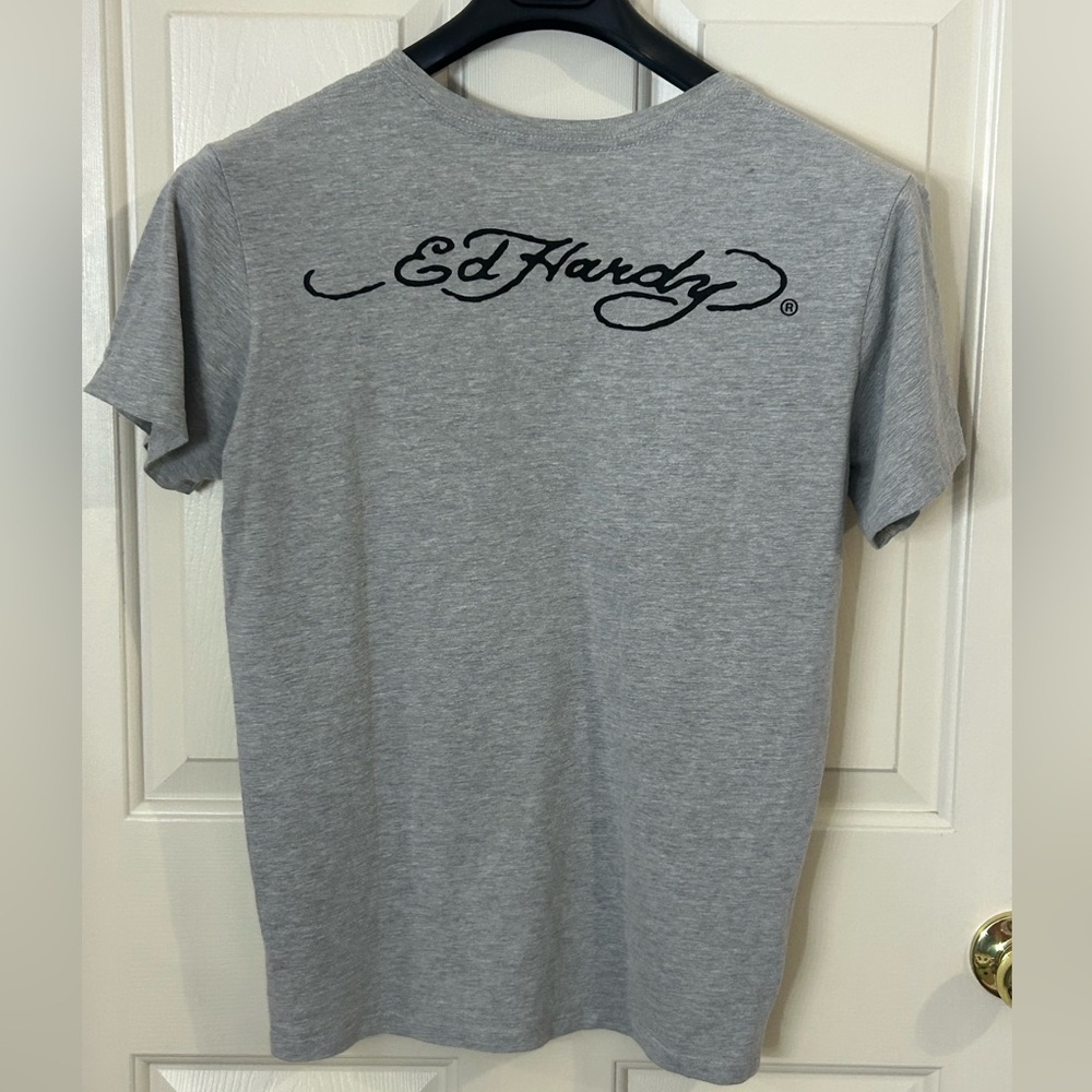 Ed Hardy Men’s Small V-Neck Embroidered T-Shirt - Picture 3 of 10